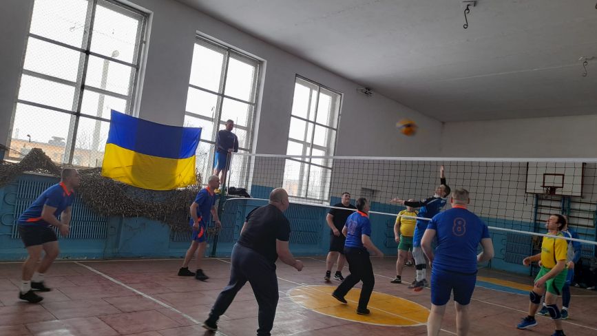 Пам'яті Леоніда Хрищенюка: в Зозулинцях провели благодійний турнір з волейболу