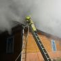 Пожежа у Махнівці. Рятувальники вивели з задимленого будинку двох людей