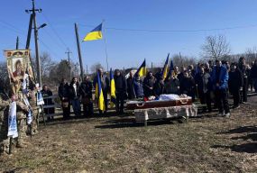 Прощалися з Воїном, який назавжди залишиться у пам’яті мужнім та нескореним