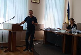 «Такі питання про гектар землі в центрі міста не виносяться без оприлюднення»
