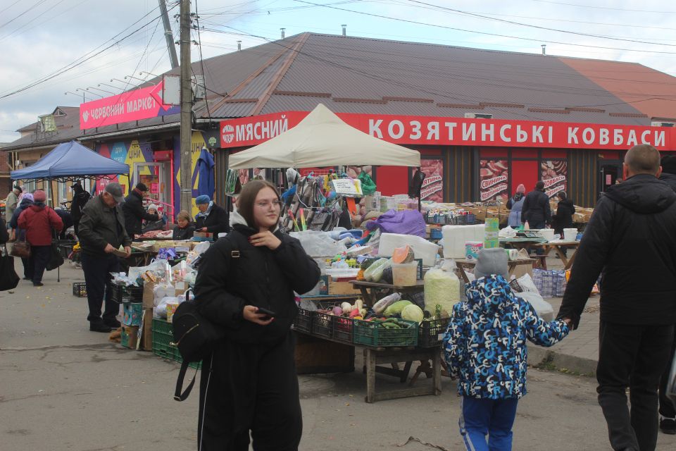 Раки 800, новинка сезону фейхоа 280, а сало за—200 подарунок долі