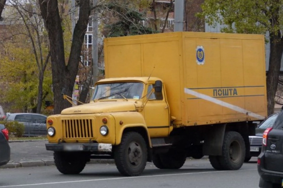 На аукціон виставили понад 40 авто Укрпошти. Одна — з Козятина