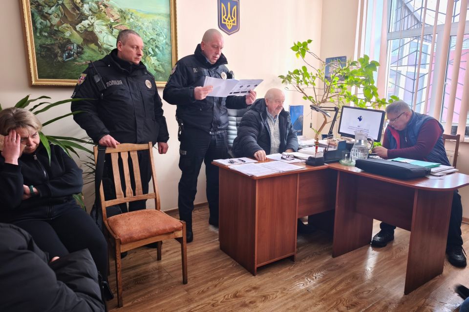 Поліцейські офіцери громади прозвітували перед жителями Махнівської громади