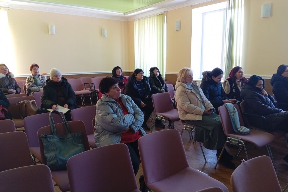 У музичній школі Козятина зібрали колектив. Говорили про зарплату та опалення