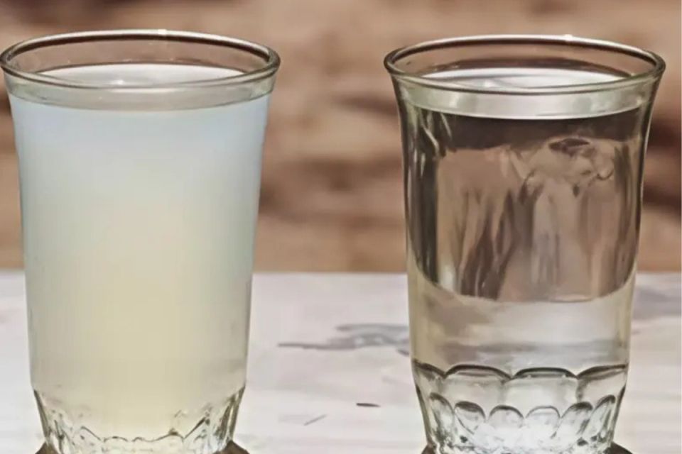Вода мутна і з запахом, але по мікробіології — в нормі