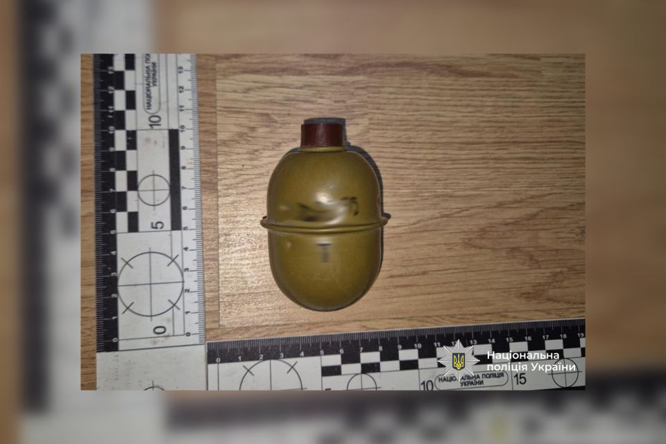 Зберігали незаконно гранати із запалами