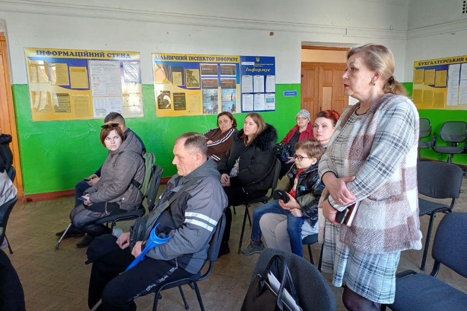 Говорили про житло, роботу і нове життя: у Глухівцях збиралася Рада ВПО