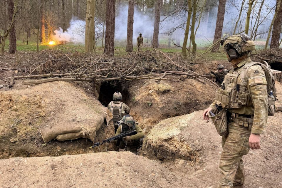 Українські військові знищили катер РФ та перехопили 65 ракет