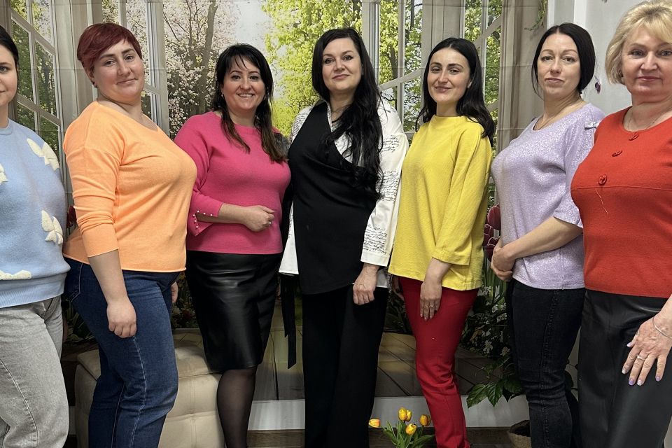 Майстер-клас, що подарував крила: творчу терапію організували для матерів та дітей у Махнівському ІРЦ