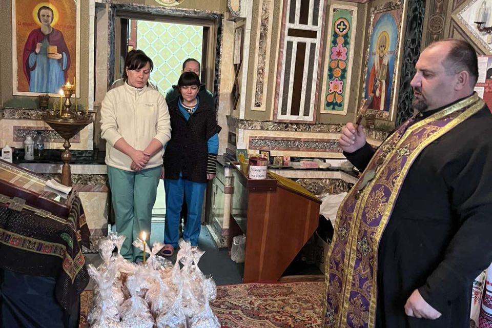У лікарняній капличці Козятинської ЦРЛ освятили паски