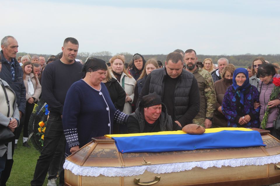 Батьки втратили любого сина, а побратими експерта бойових літальних апаратів.