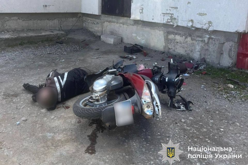 У Козятині скутерист в’їхав у стіну магазину. Його госпіталізували