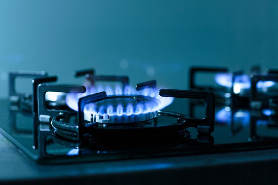Українцям показали нові тарифи на газ: скільки коштуватиме куб у червні