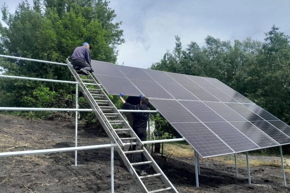 У Бродецькому для водонапірних веж встановили сонячні панелі