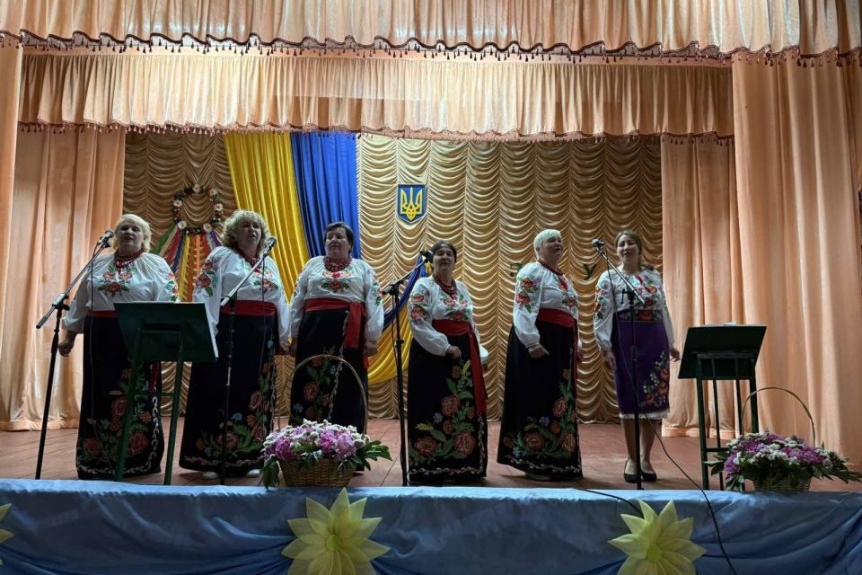 Співали, пригощали короваєм, рибною юшкою та збирали гроші для ЗСУ. День села у Кашперівці