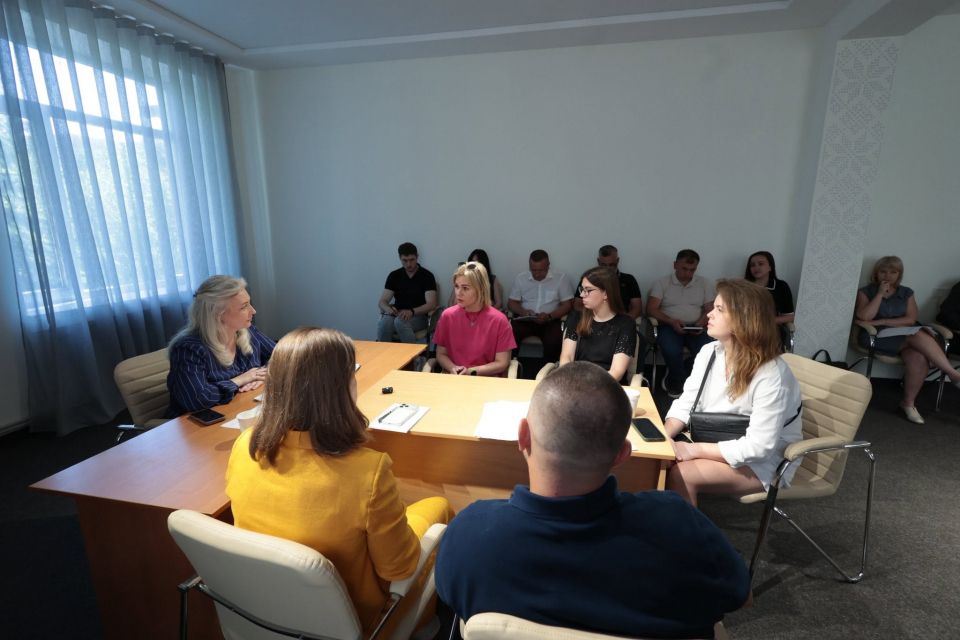 Від ремонту доріг до шкільних автобусів: які проблеми жителів Козятинщини взяли в роботу