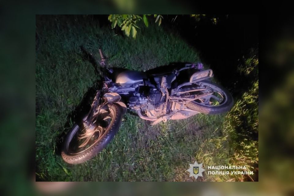 П’яний мотоцикліст збив жінку, обоє у лікарні: деталі нічної аварії на Козятинщині