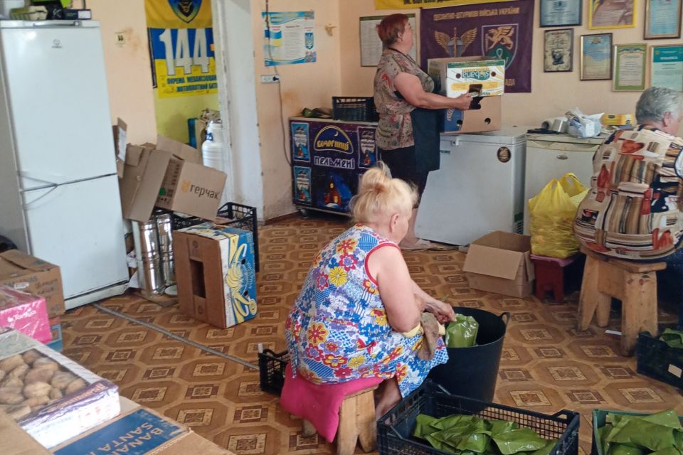 «Іноді руки опускаються та згадали, як там хлопці, носи витерли і — у цех»