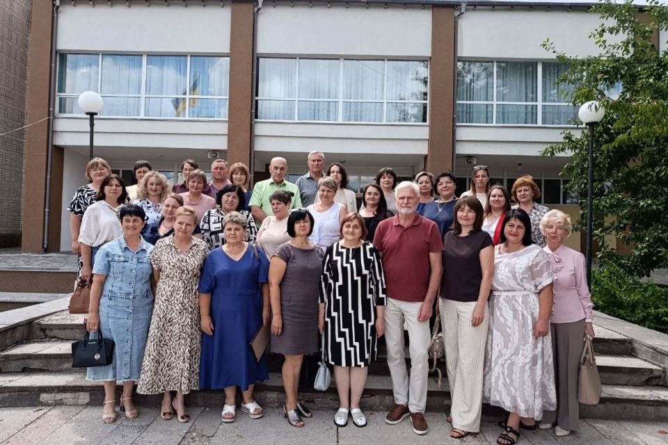 Співали пісень, танцювали, ставили тематичні сценки — як на Козятинщині медиків вітали