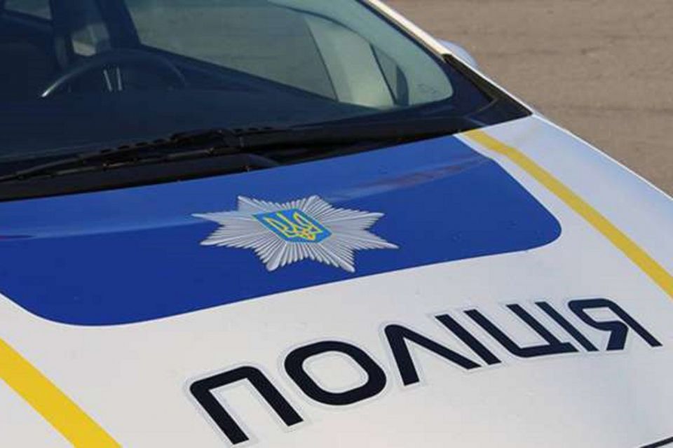 Невідомі тероризували мешканців вулиці Єдності, коли люди викликали поліцію — вони втекли