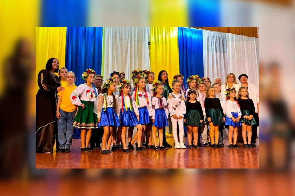У Бродецькому на концерті зібрали понад 14 тисяч гривень. Їх передали прикордонному загону