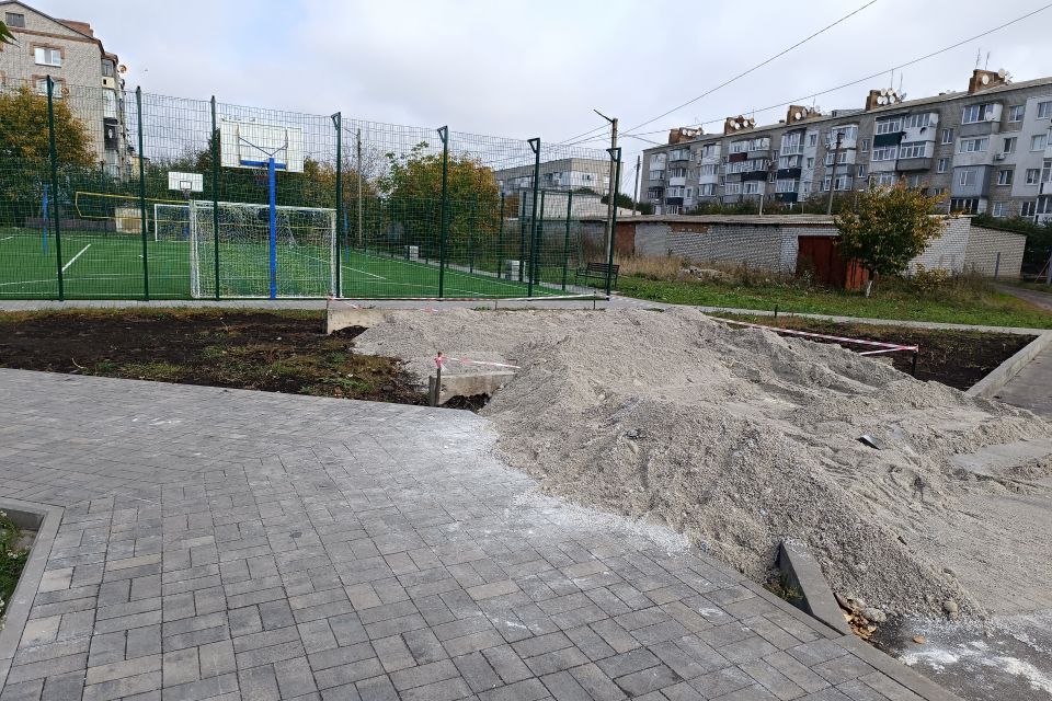 Два нові дитячі майданчики планують поставити в районі училища