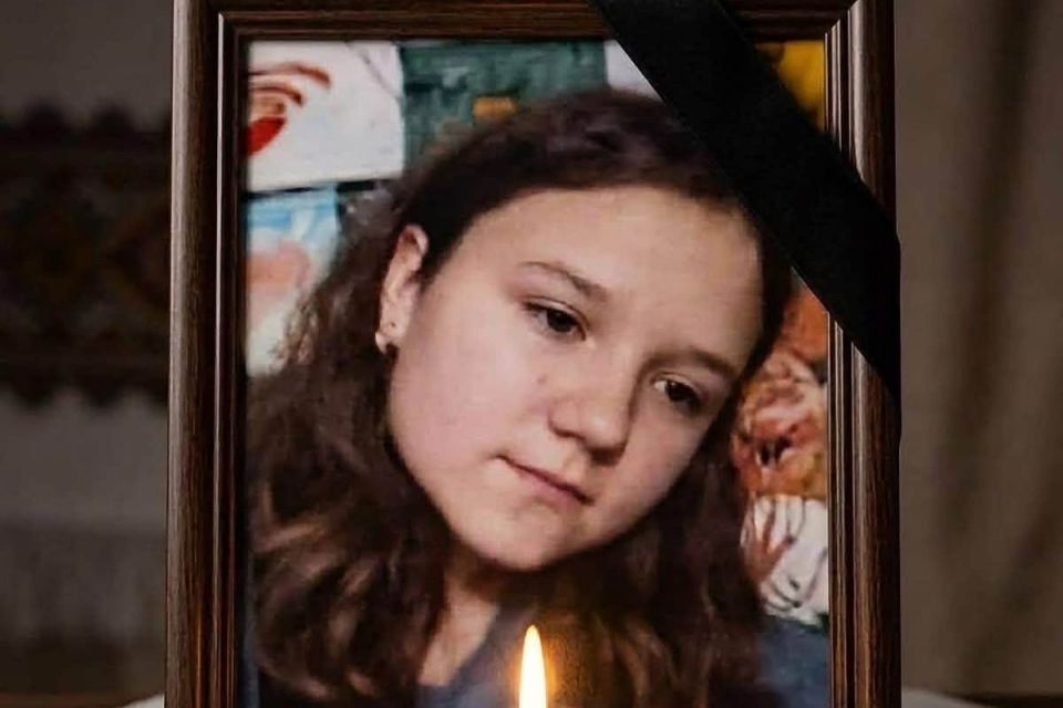 Глуховецька громада проводжає в останню путь сім'ю з Краматорська, яка загинула від удару «Смерча»