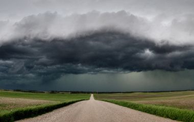 Погода на тиждень: очікуються грози, сильний вітер та похолодання