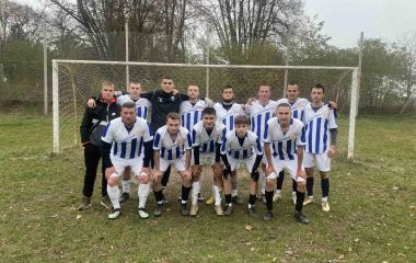 Ветерани розібралися з «Ружином» а «Локомотив» з «Медведями»