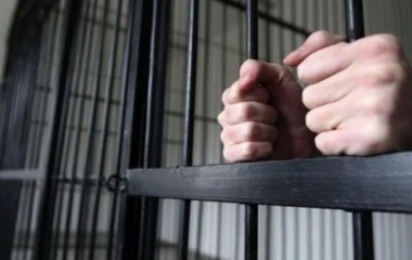 15 років за ґратами проведе чоловік, який ґвалтував дітей та створював порнографію