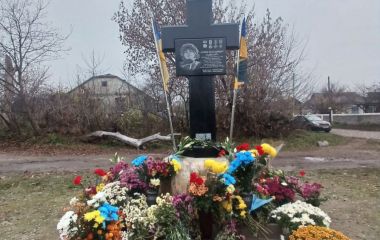 У Зозулинцях відкрили знак пам'яті 20-річному Герою Володимиру Новаку