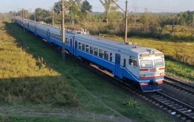 На станції Бердичів змінюється розклад поїздів та електричок. До Козятина також