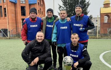 У ветеранів Моноліт золото чемпіонату та перемоги в кубку “Молитви за Україну” і «Кубку закриття»