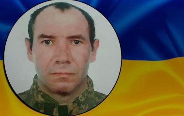 Живий коридор. До рідної домівки «на щиті» повертається Герой Михайло Біліченко