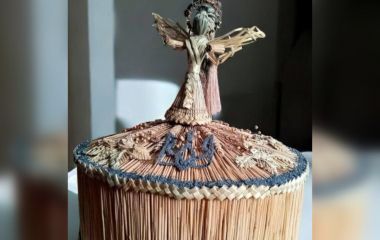 Глухівчанка представила свої унікальні вироби з соломи і отримала високу відзнаку