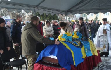 Великий «Рікі» поранених вивозив тачкою та рятував побратимів на грані можливого