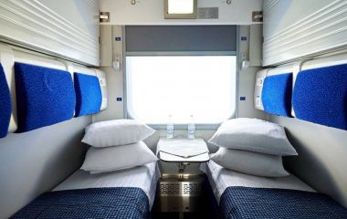 «Ти що не зрозуміла? Пішла геть від вагона і швидко!»