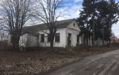 За 400 тисяч намагаються продати будівлю, що колись входила до Махаринецької цукроварні