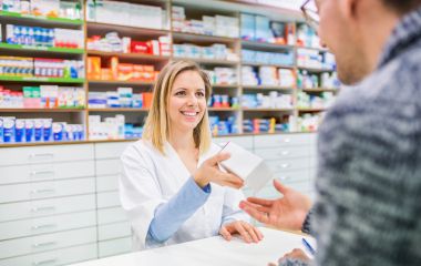 Новий сервіс допоможе українцям купувати ліки вдвічі дешевше