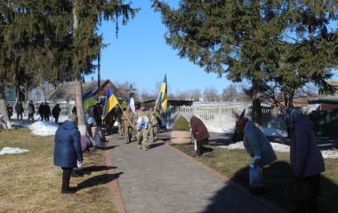 Він пішов на війну добровольцем і з останнього бою більше року добирався додому
