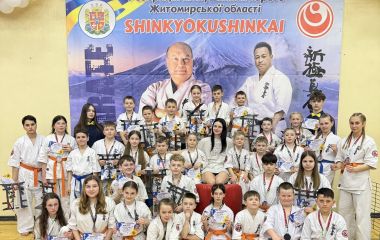 Козятинські каратисти привезли два перших місця, командне та серед тренерів, і ще 25 медалей