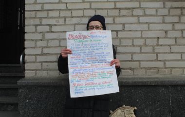 Вона сидить 8 років без світла. Вдруге за тиждень Галина Демчук оголосила голодування