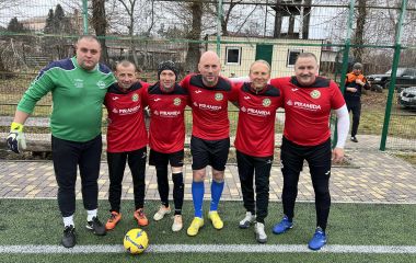 Ветерани «Моноліт» за тур до завершення срібний призер чемпіонату