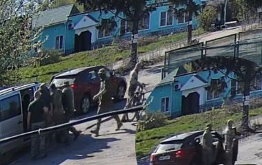 «Бус викрав мого чоловіка неподалік Водокачки»