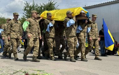 Самгородок потонув у сльозах... Прощались з молодим Героєм Василем Матвійчуком