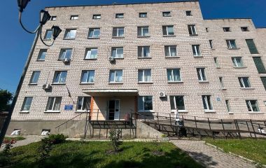 Знайшли плісняву у палатах, прострочені ліки: представники омбудсмана перевірили Козятинську ЦРЛ