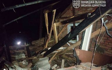 Реактивні дрони атакували Вінниччину: загорілася господарча будівля житлового будинку