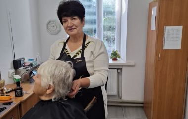 «У терцентрі стрижуть не гірше, ніж за гроші і вислухають як близького»