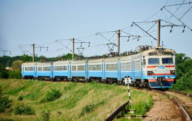 Без напруги. Ранкові електрички з Козятина затримуються більш ніж на годину (ОНОВЛЕНО)