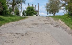 Найстрашніша ділянка дороги у Дубових коштує 3 мільйони. Чи відремонтують?